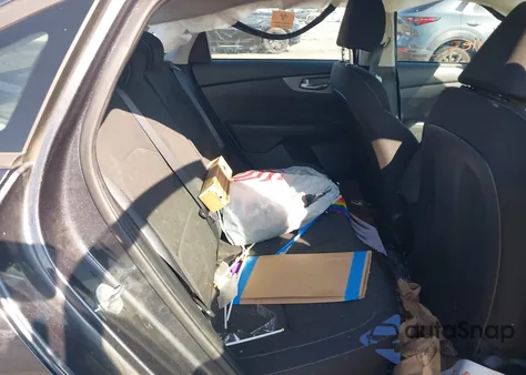 2020 Kia Forte Lxs z USA, uszkodzony, nr VIN 3KPF24ADXLE236714